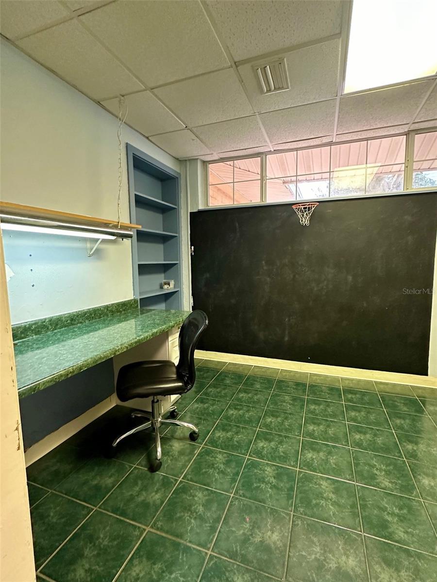 Image 22 of 31 For 905 8th Avenue