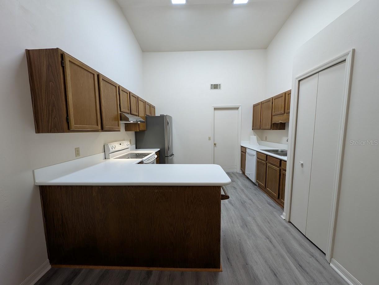 Image 6 of 19 For 434 48th Boulevard K