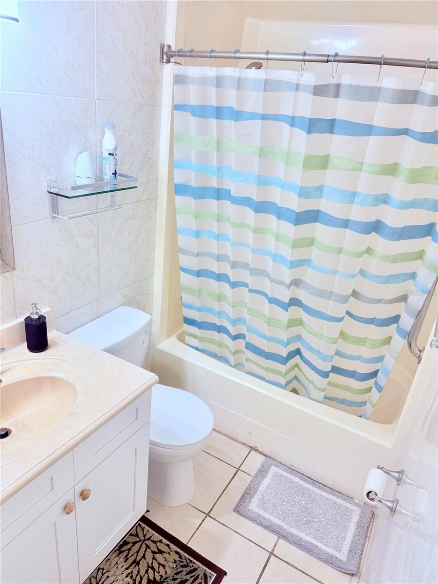 Image 13 of 17 For 6519 Newberry Road 202