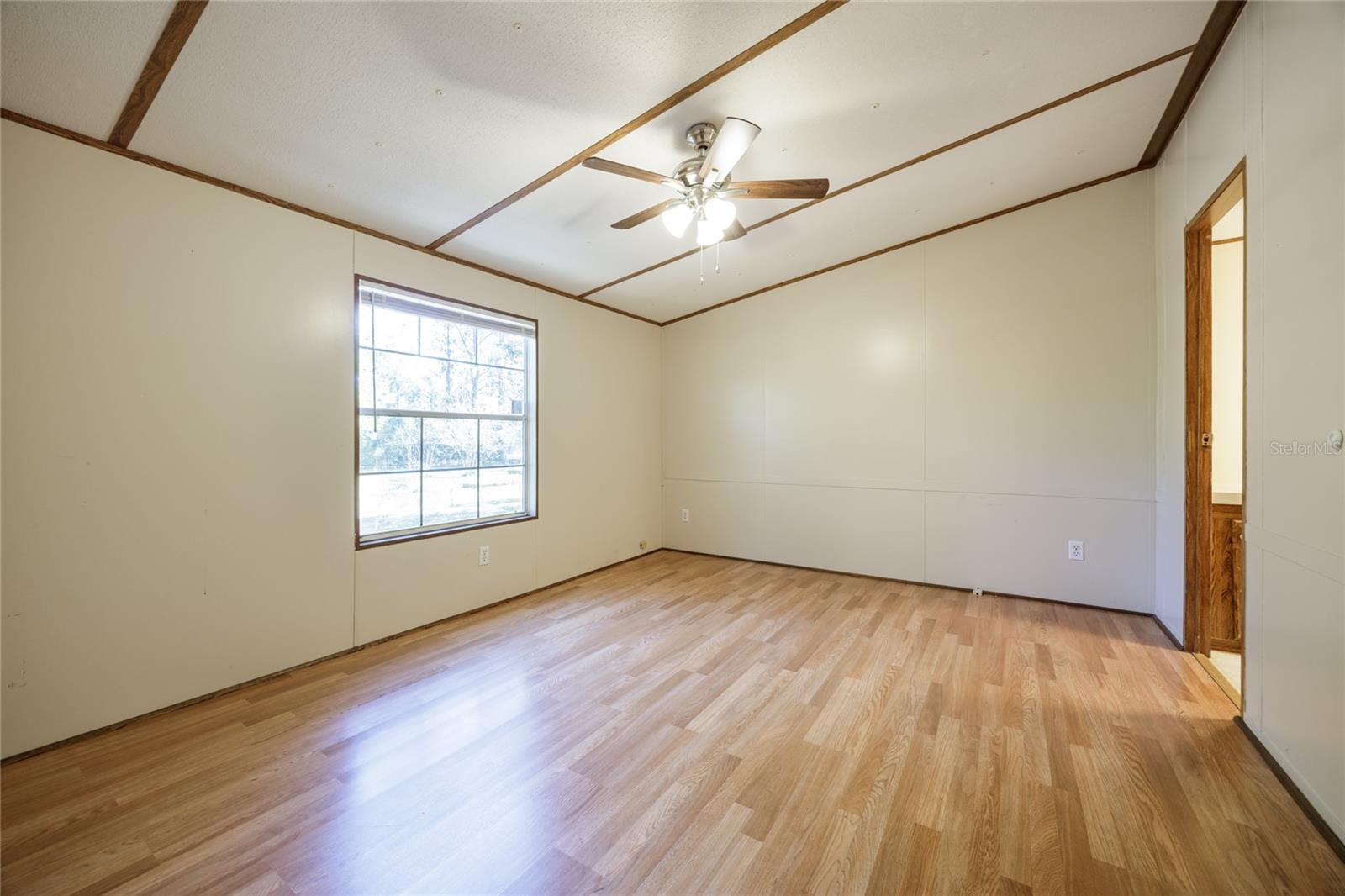 Image 17 of 46 For 7122 200th Terrace