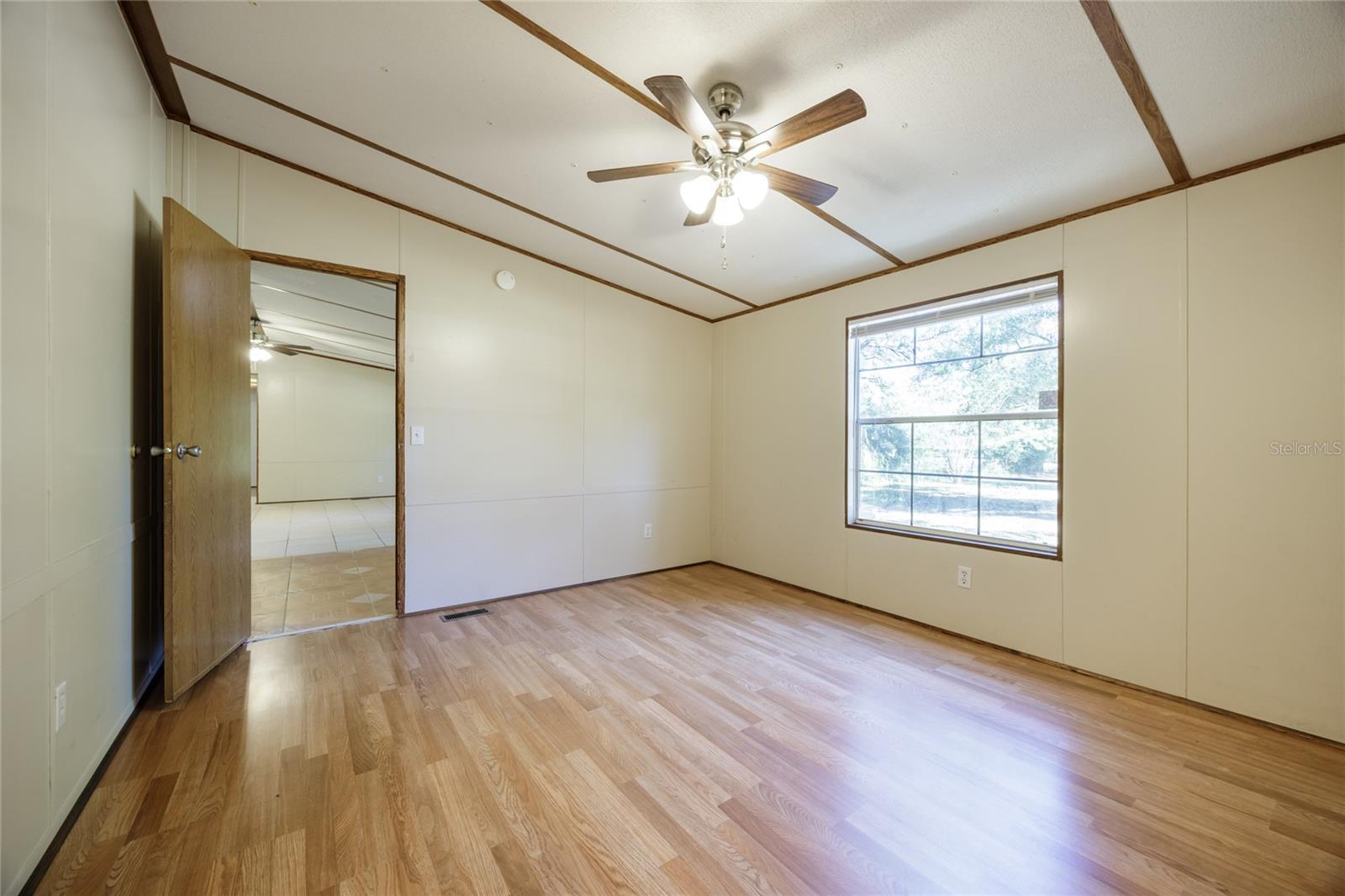 Image 18 of 46 For 7122 200th Terrace