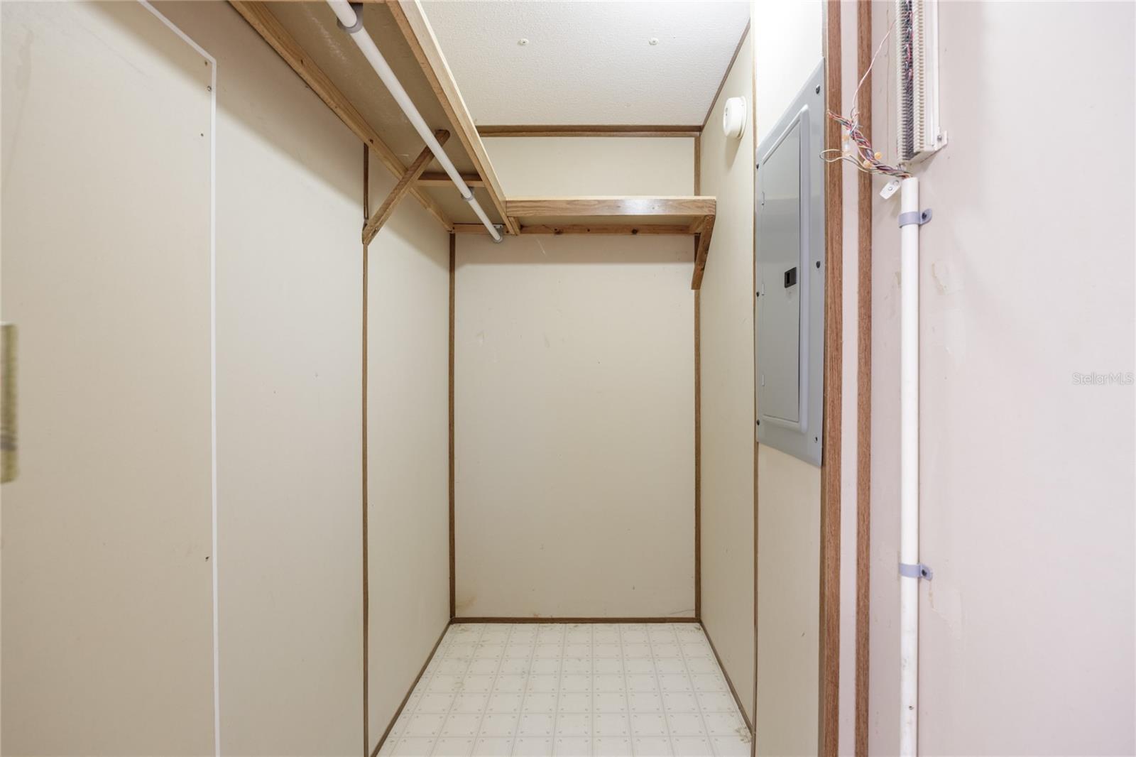 Image 21 of 46 For 7122 200th Terrace