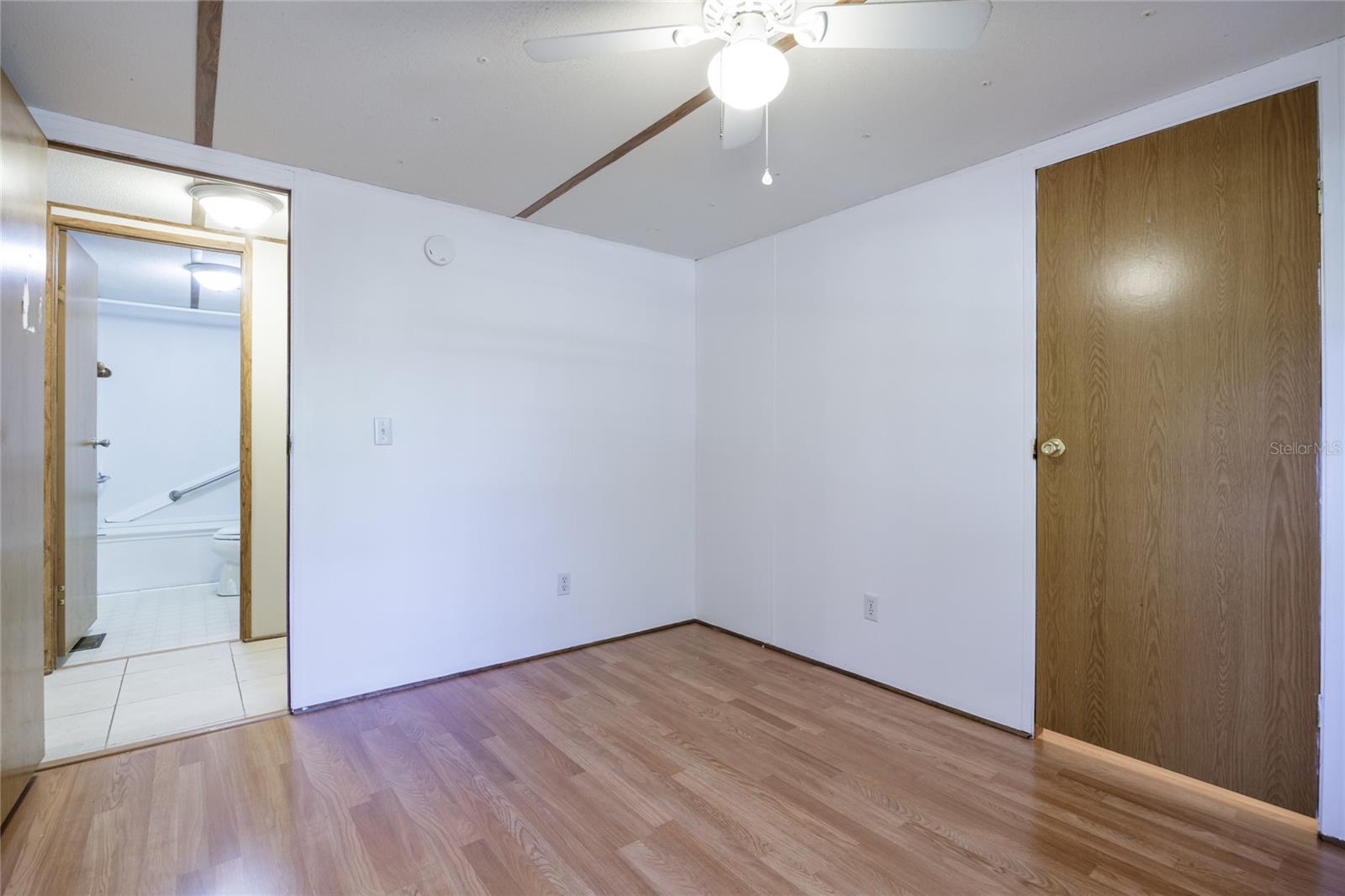 Image 25 of 46 For 7122 200th Terrace