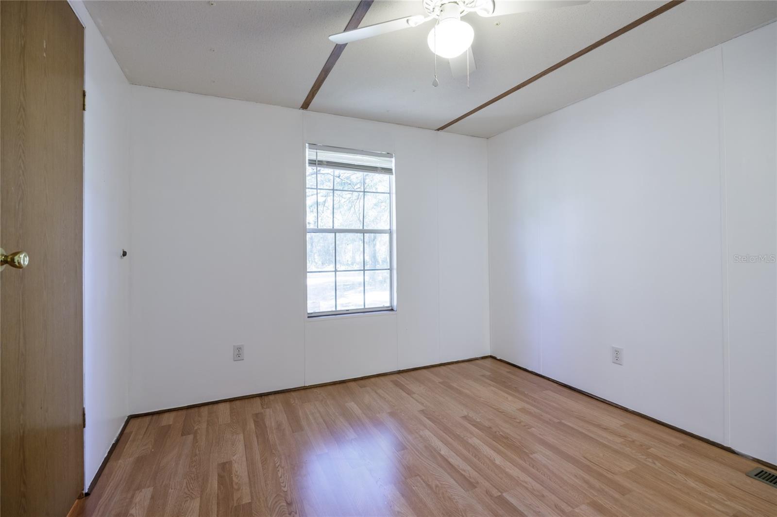 Image 27 of 46 For 7122 200th Terrace