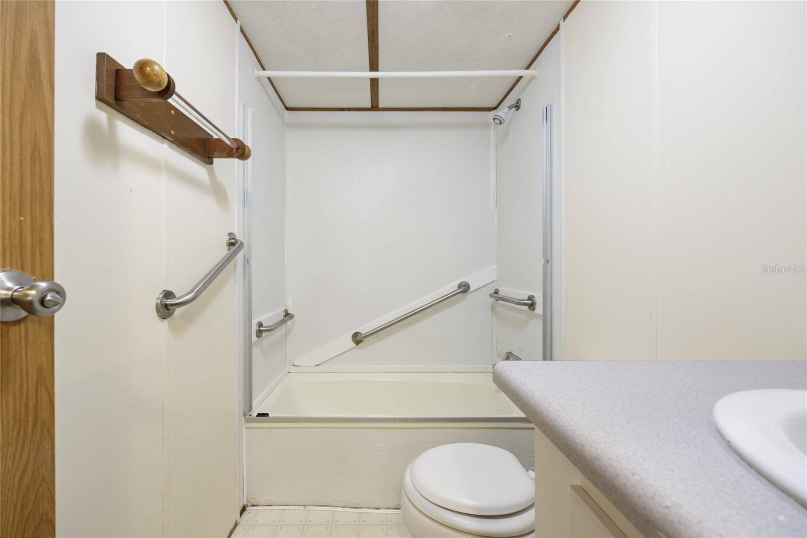 Image 30 of 46 For 7122 200th Terrace