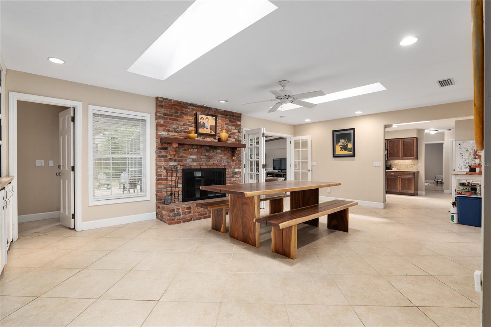 Image 19 of 92 For 2821 12th Place