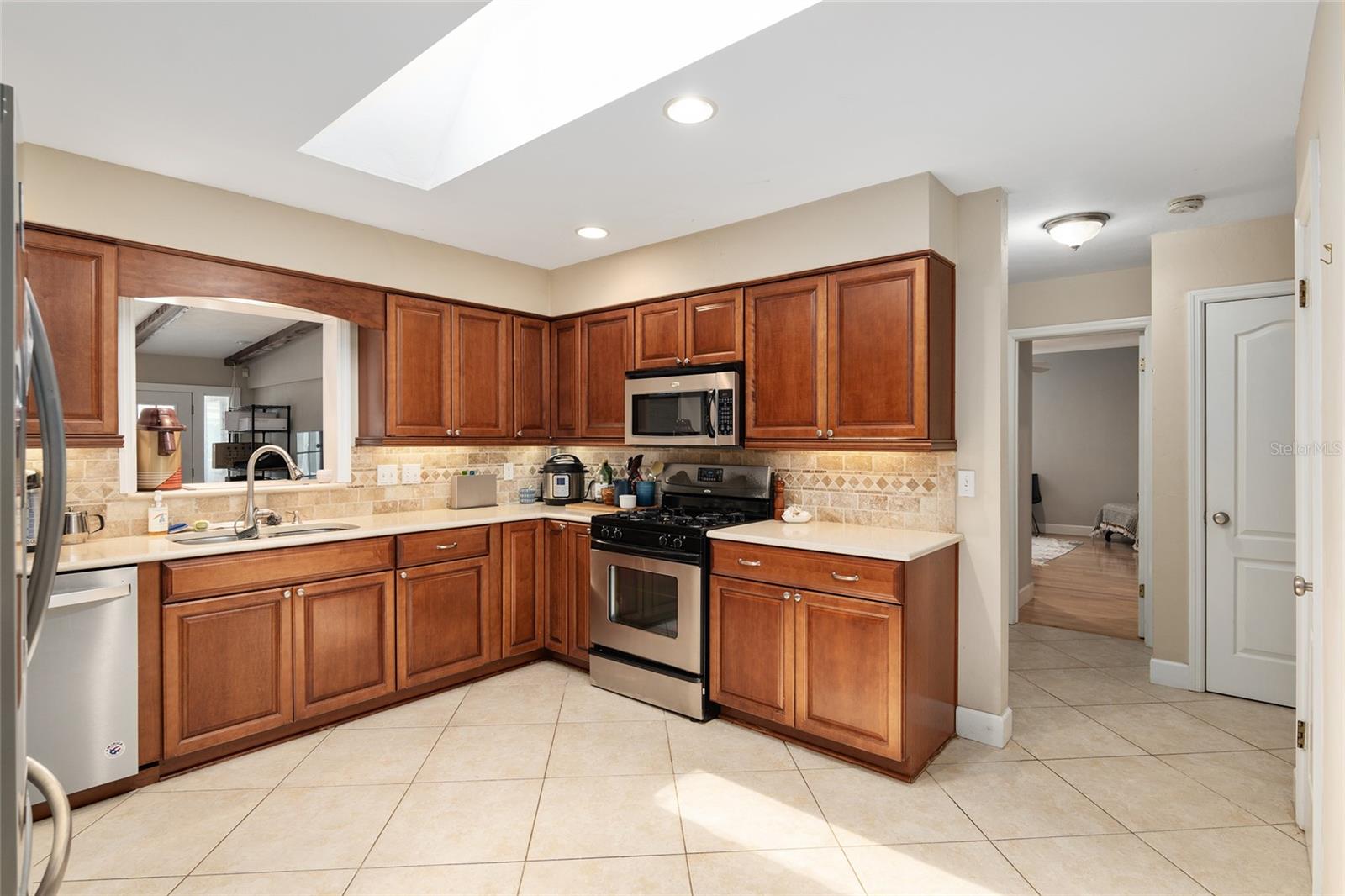 Image 24 of 92 For 2821 12th Place