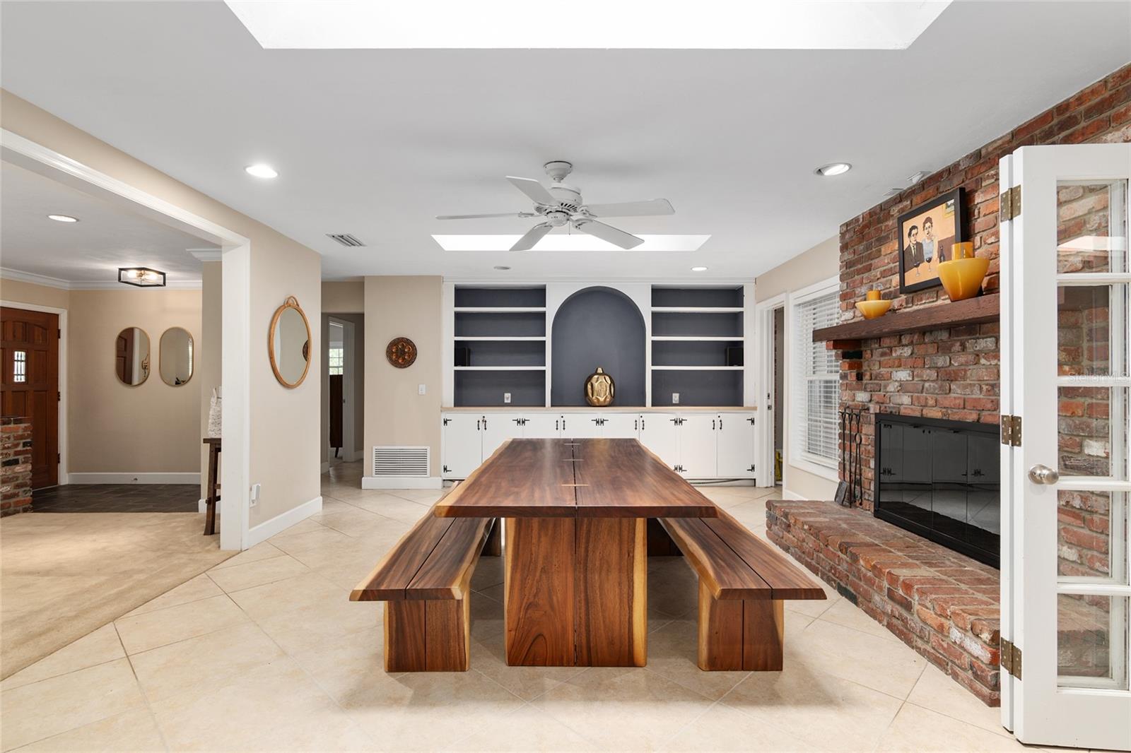 Image 3 of 92 For 2821 12th Place