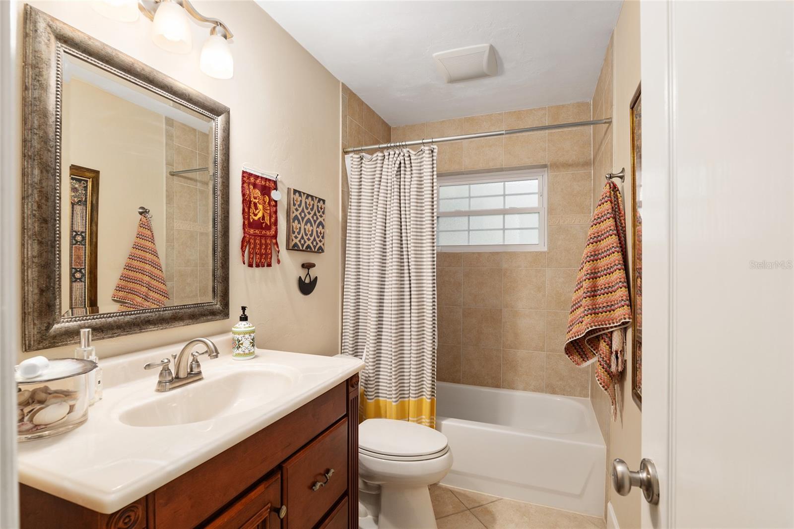 Image 52 of 92 For 2821 12th Place