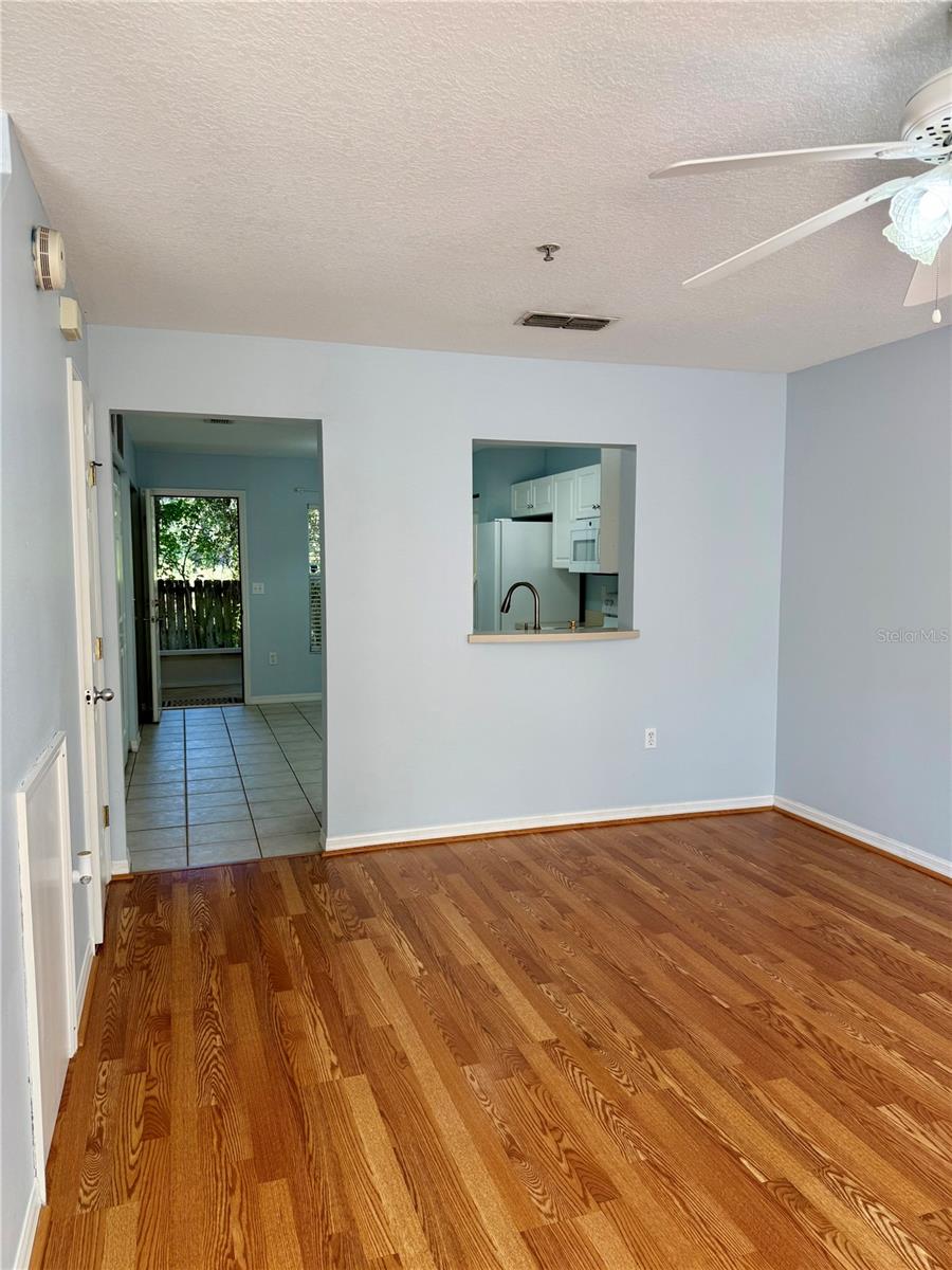 Image 3 of 16 For 2636 35th Place 21