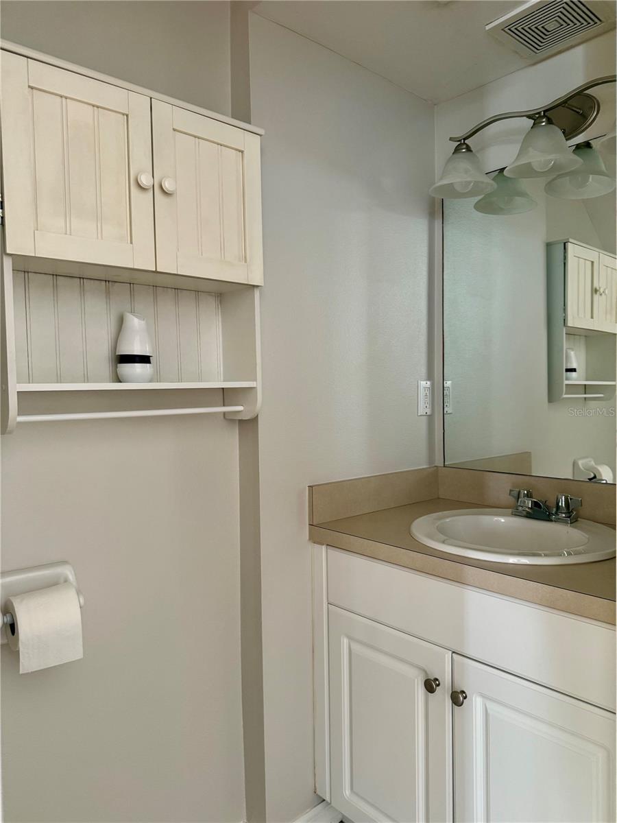 Image 7 of 16 For 2636 35th Place 21