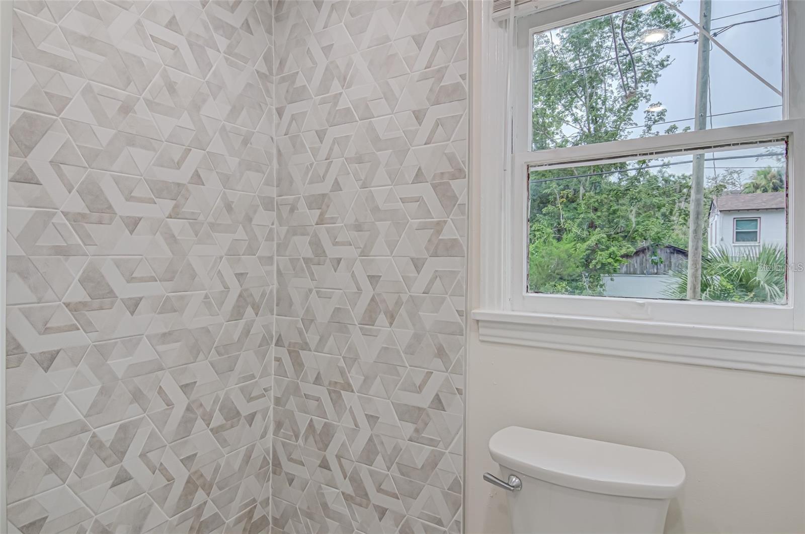 Image 13 of 18 For 919 6th Avenue B