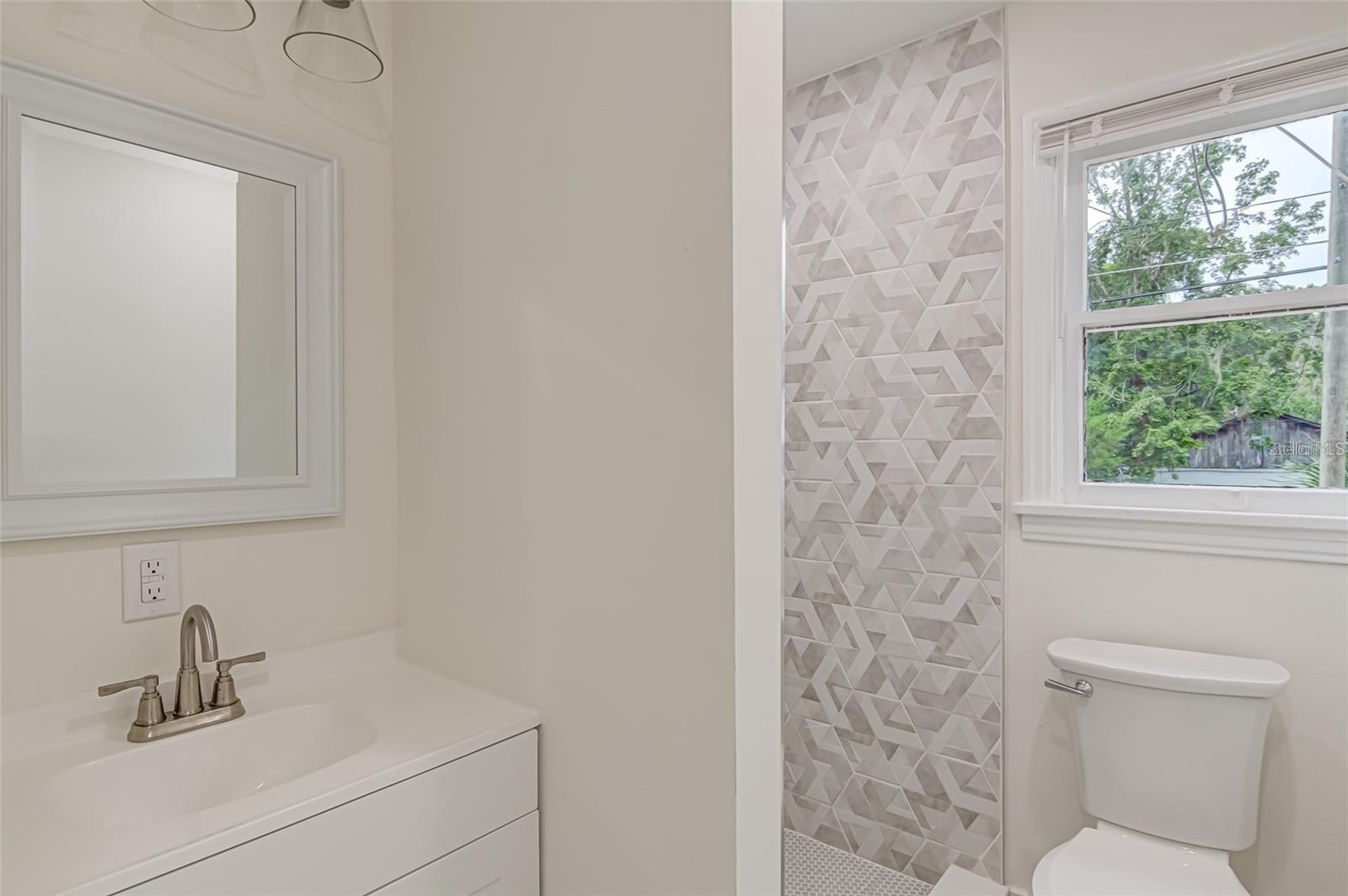 Image 14 of 18 For 919 6th Avenue B