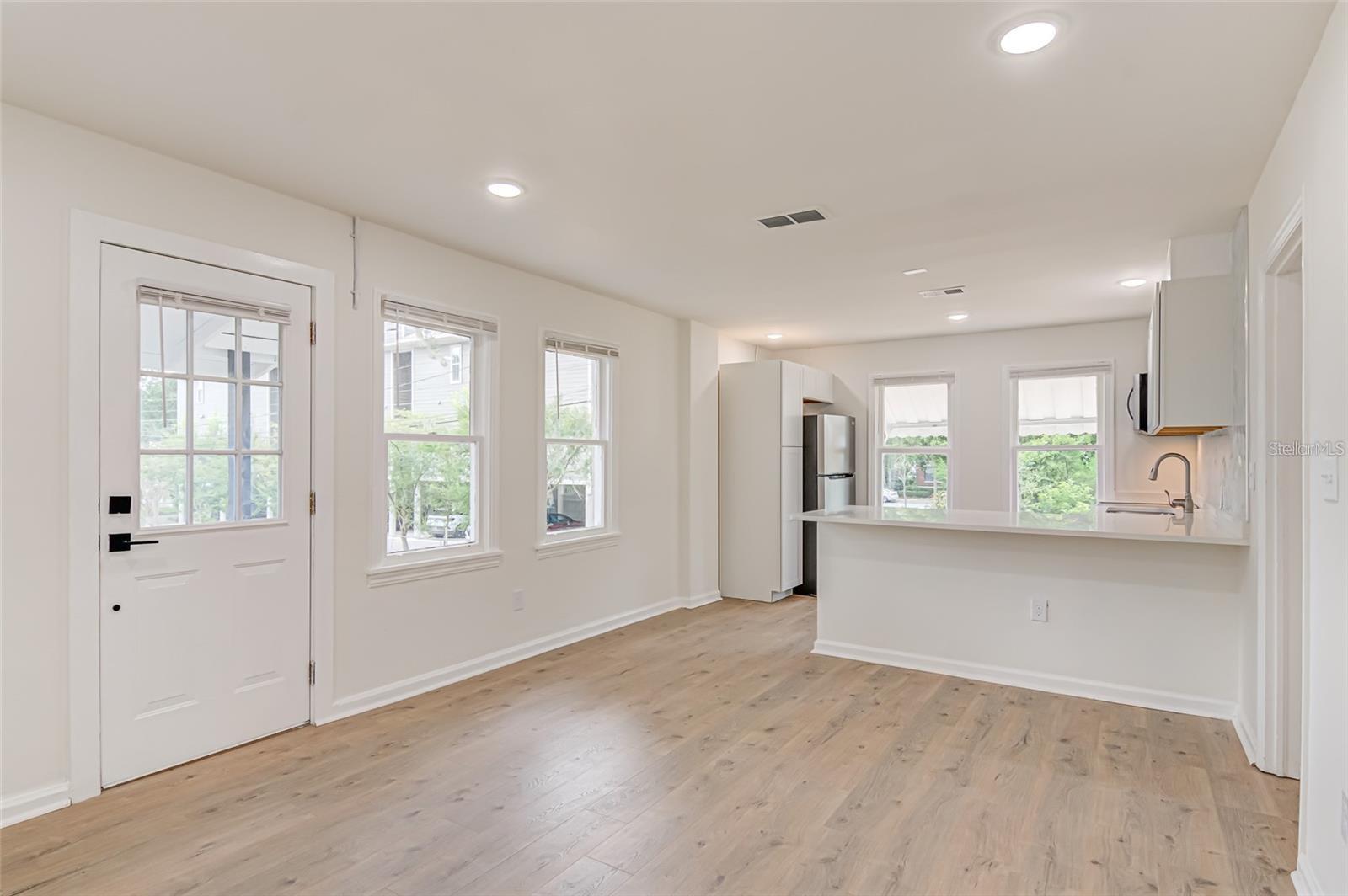 Image 4 of 18 For 919 6th Avenue B