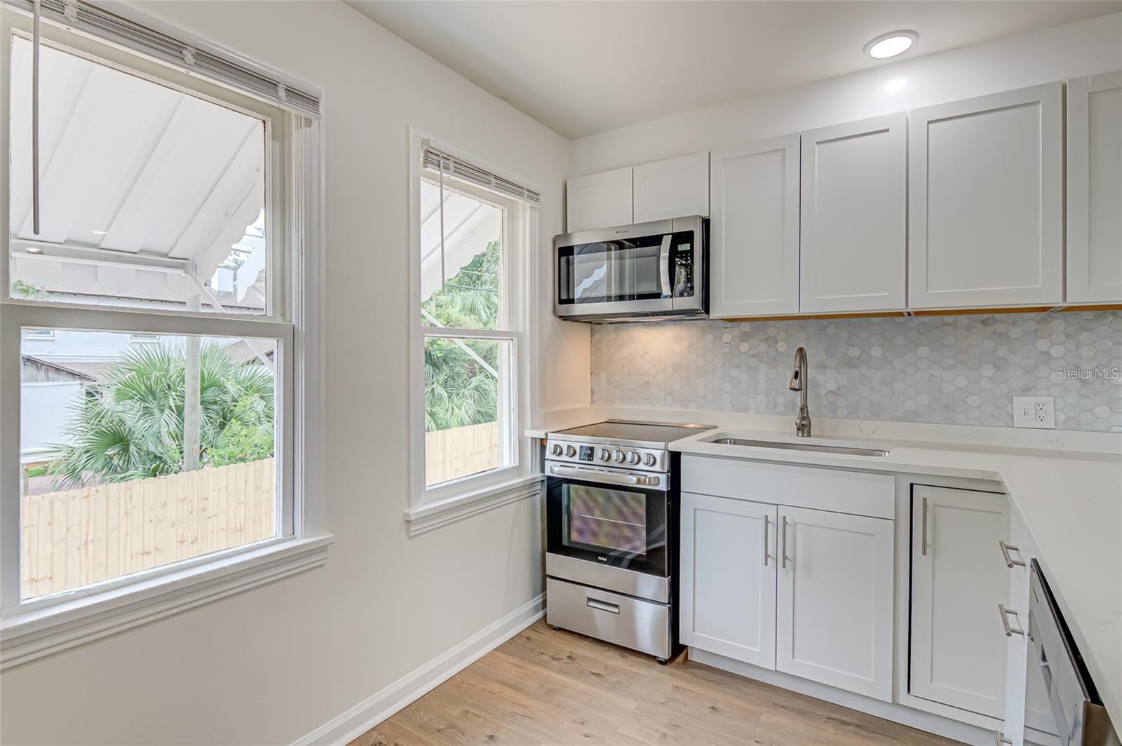 Image 5 of 18 For 919 6th Avenue B