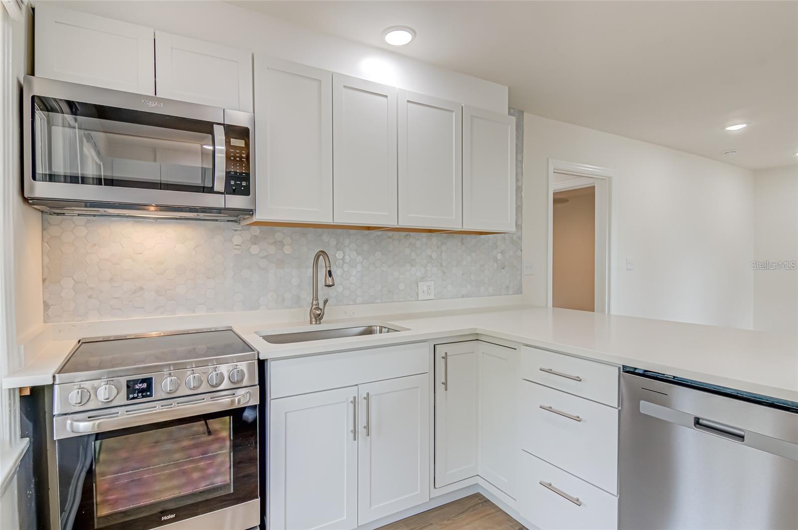 Image 6 of 18 For 919 6th Avenue B