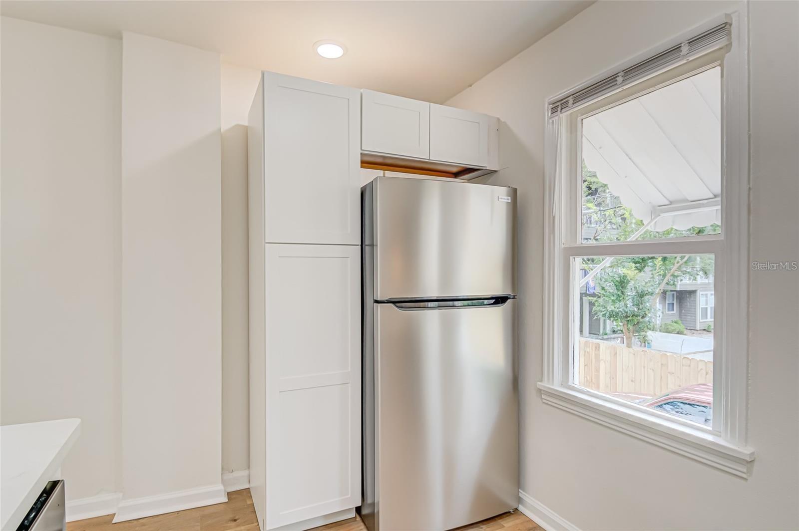 Image 7 of 18 For 919 6th Avenue B