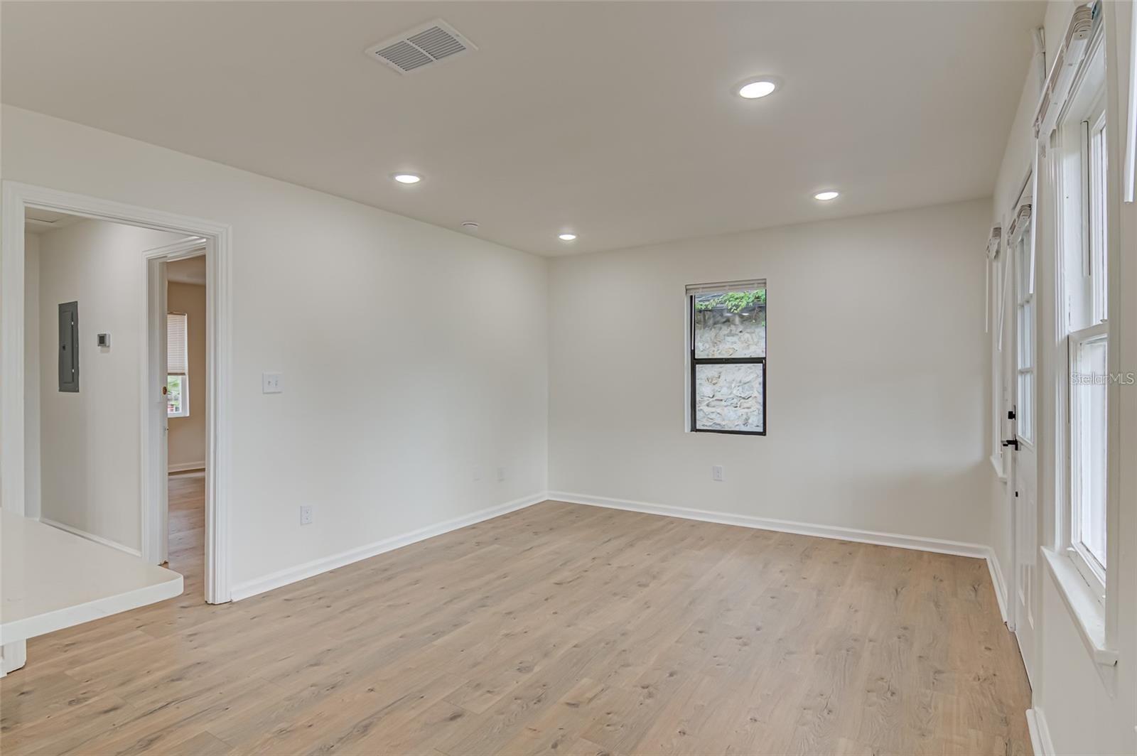 Image 8 of 18 For 919 6th Avenue B