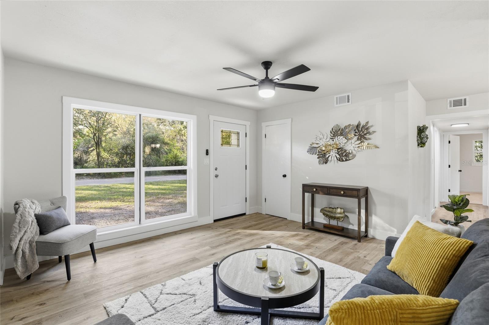 Image 4 of 27 For 601 35th Terrace