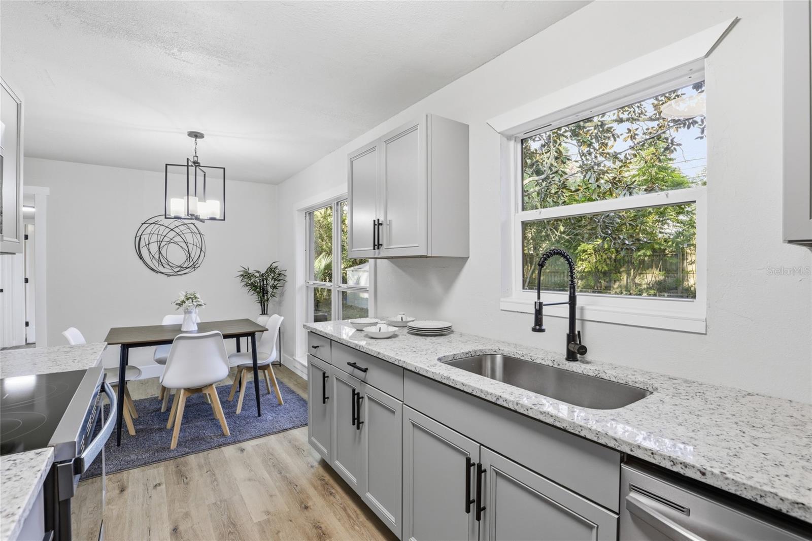 Image 9 of 27 For 601 35th Terrace