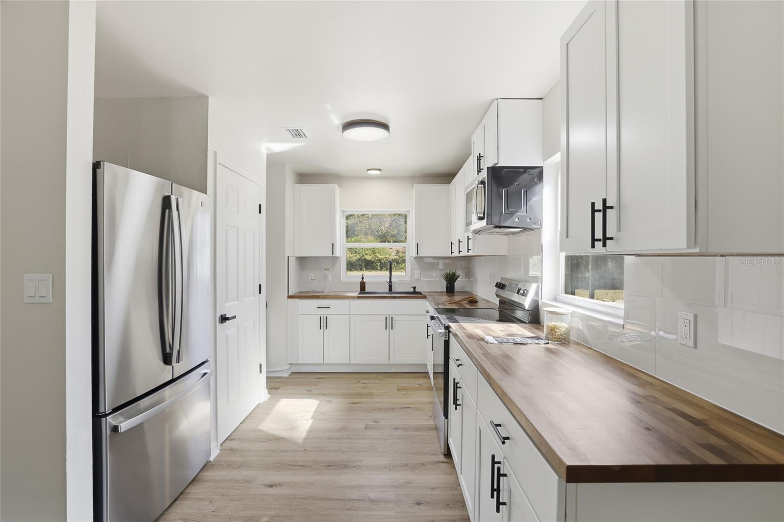 Image 11 of 40 For 9325 77th Court