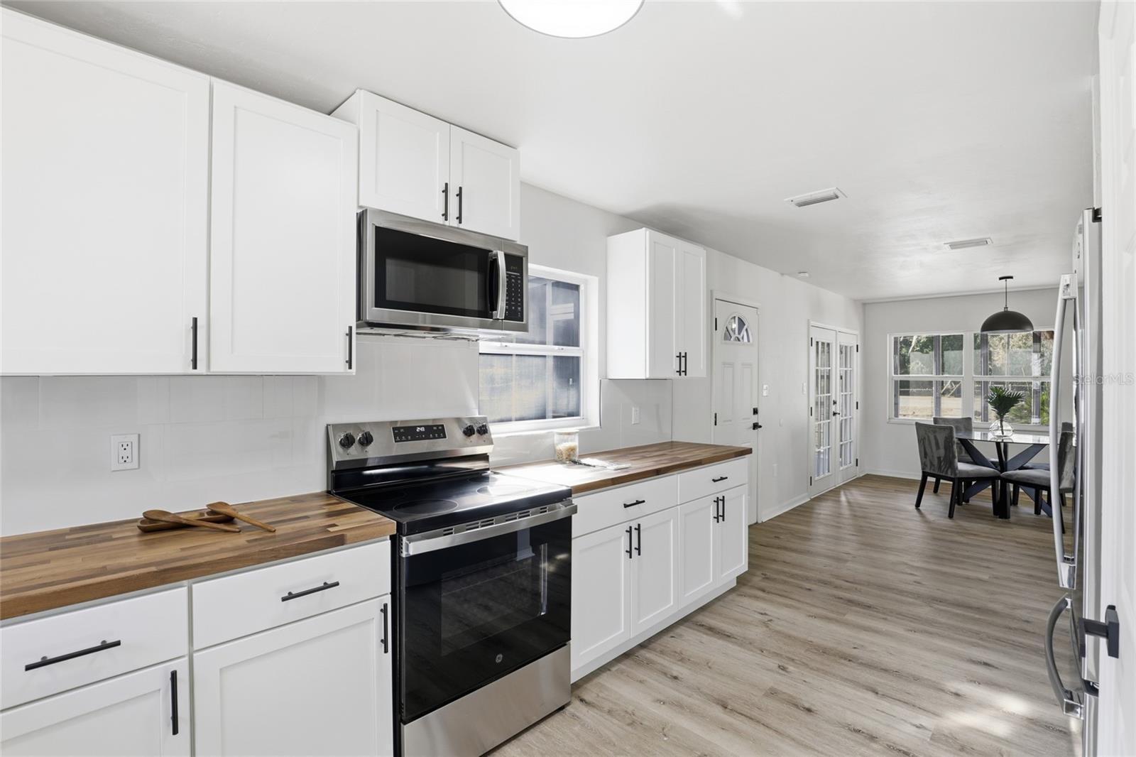 Image 12 of 40 For 9325 77th Court