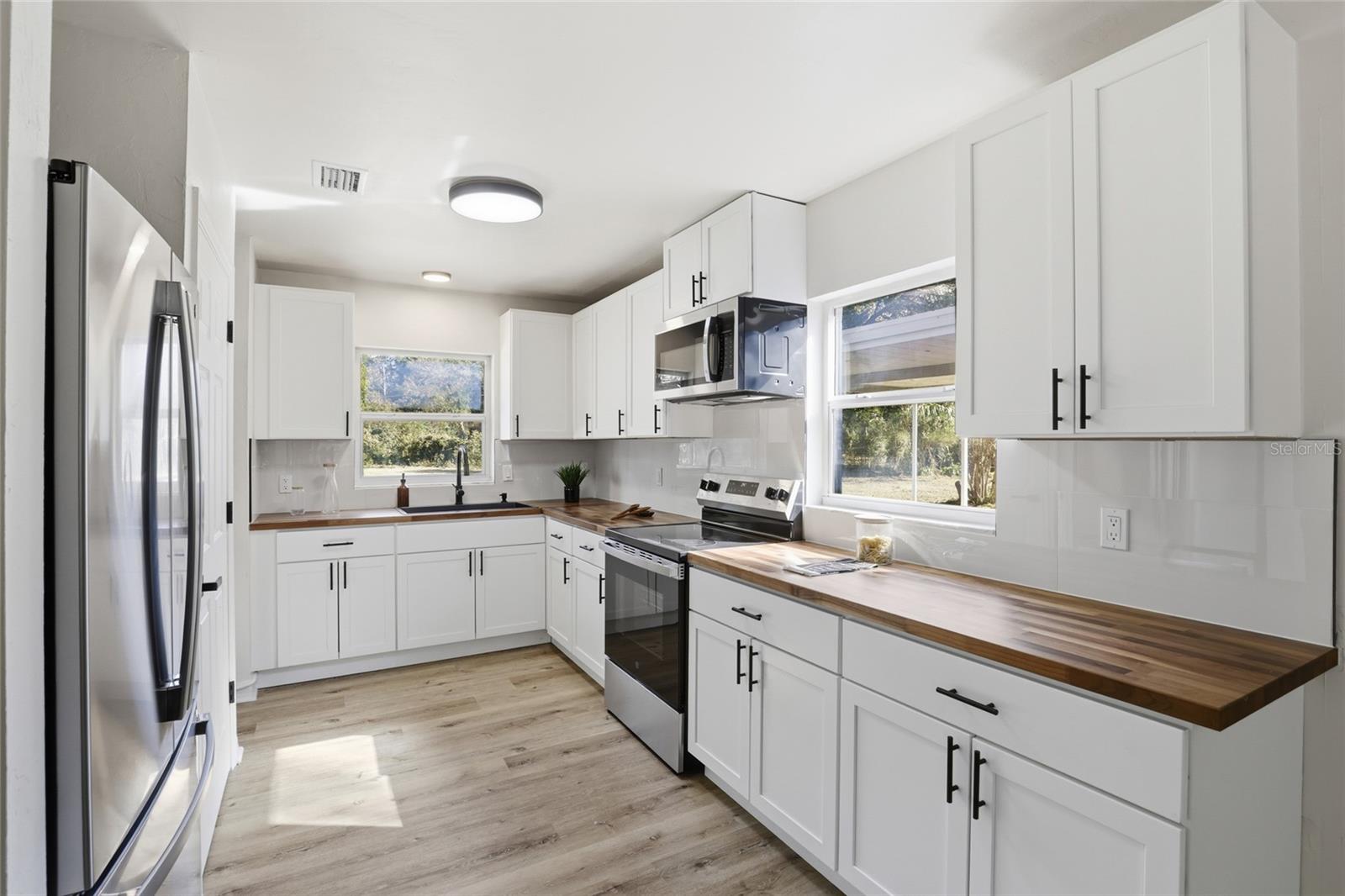 Image 13 of 40 For 9325 77th Court