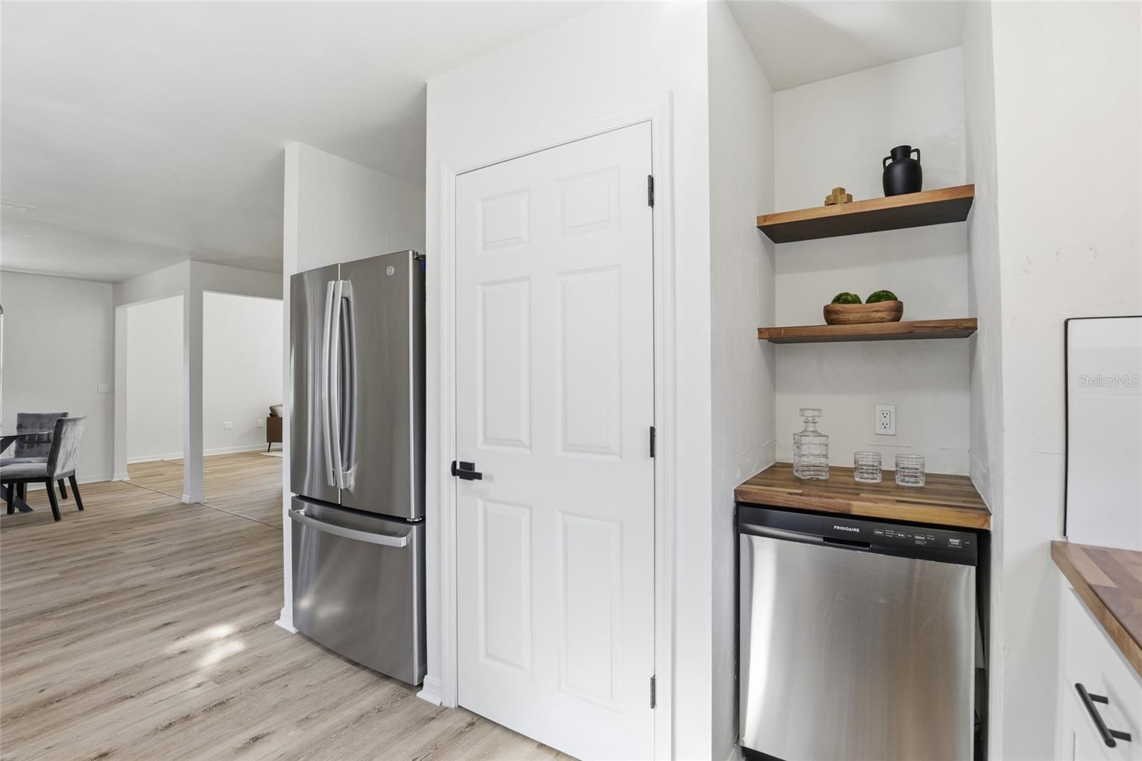 Image 14 of 40 For 9325 77th Court