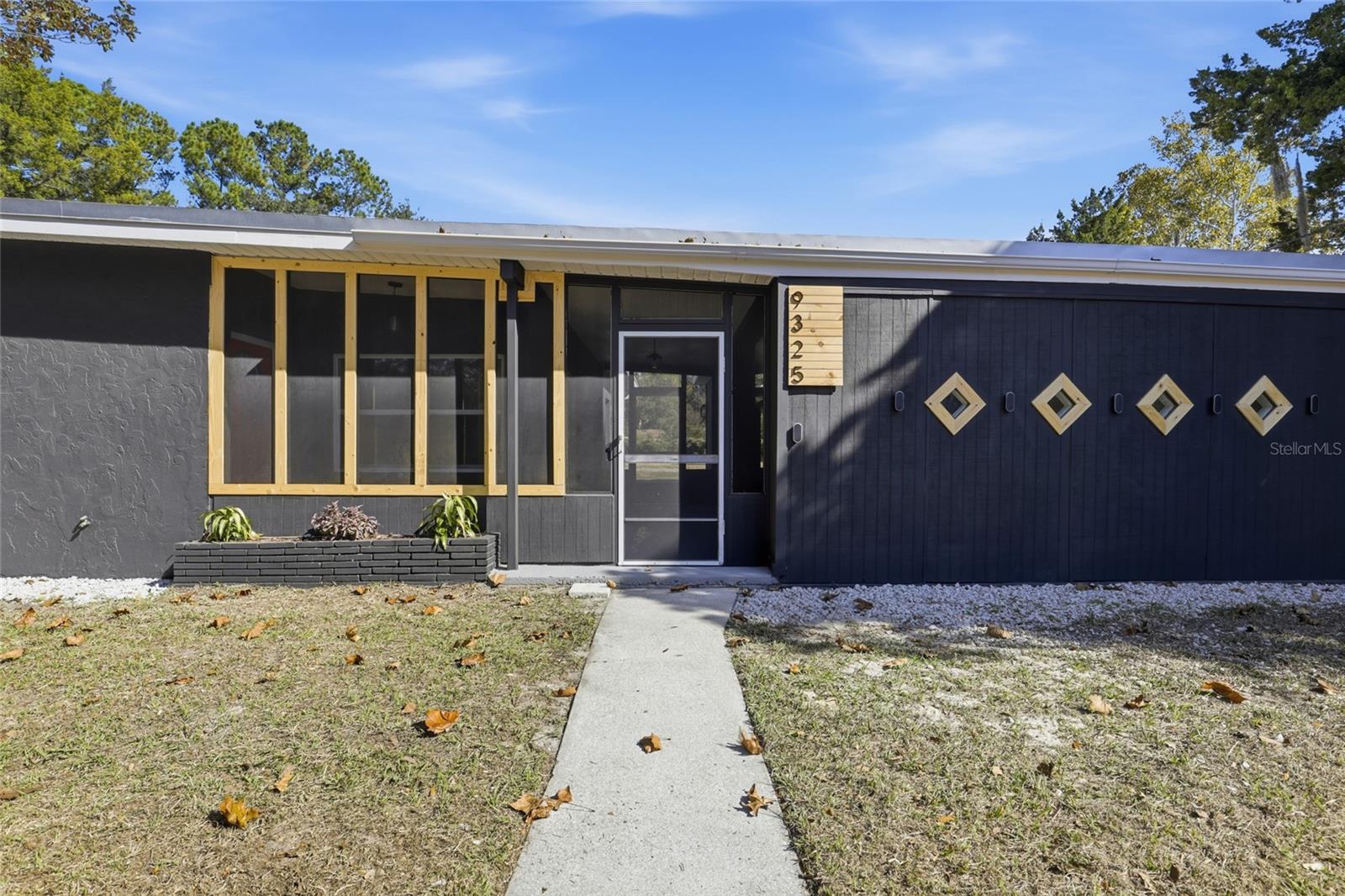 Image 3 of 40 For 9325 77th Court