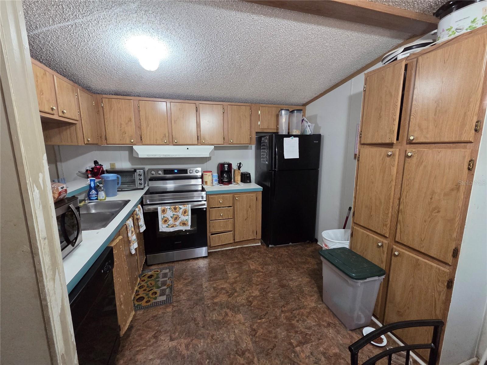 Image 3 of 33 For 118 Lemon Street