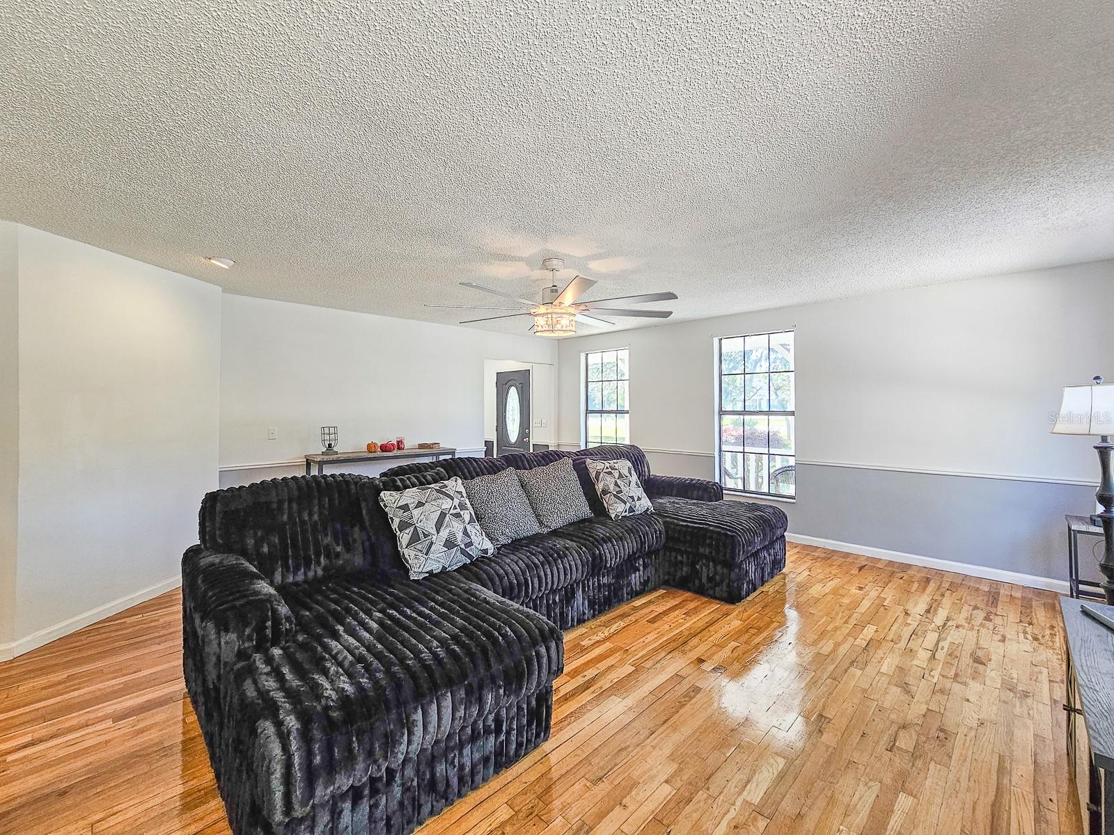 Image 10 of 58 For 5501 Carlsbad Road