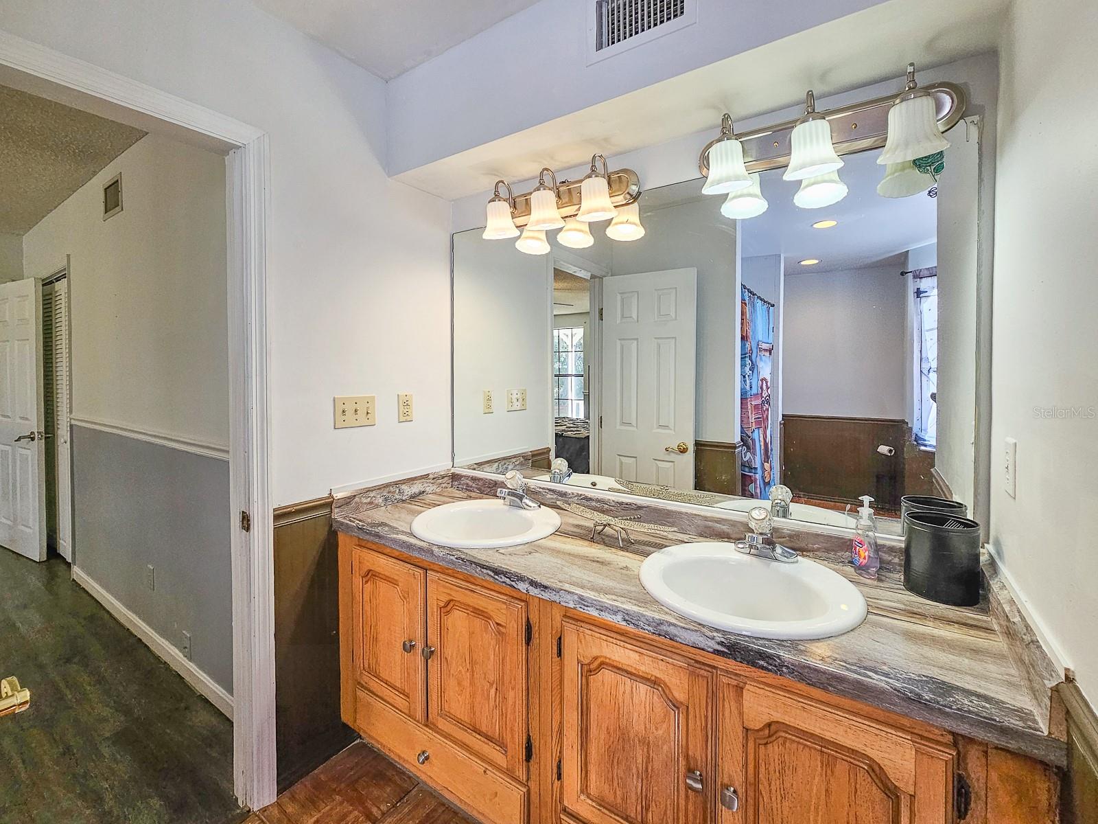 Image 25 of 58 For 5501 Carlsbad Road