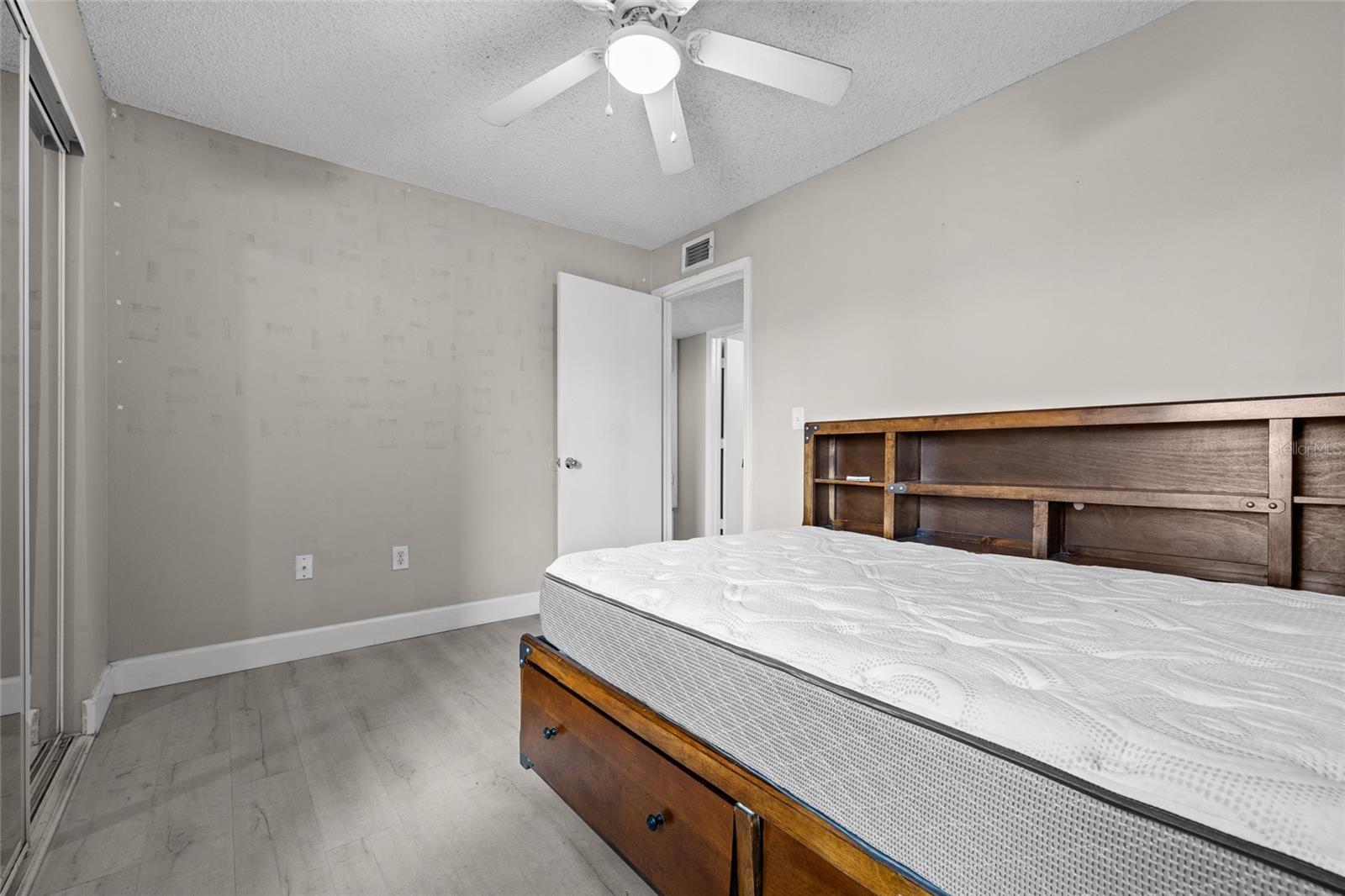 Image 18 of 31 For 2601 Archer Road 334