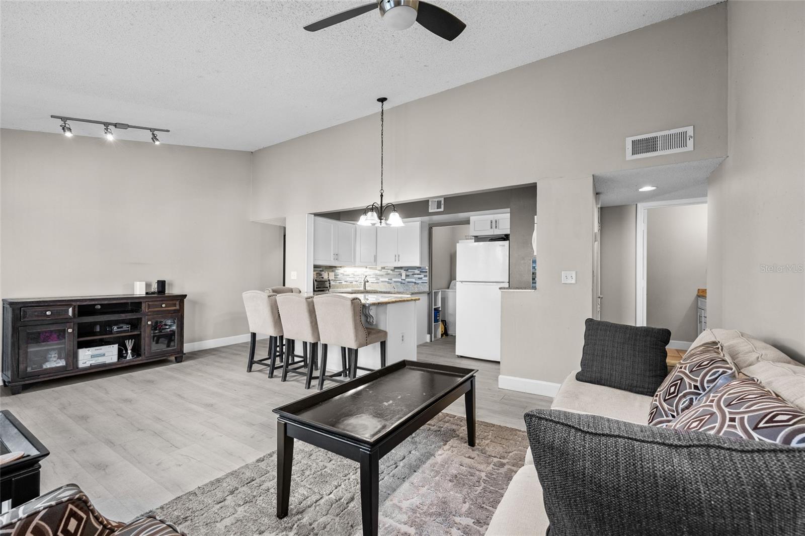 Image 5 of 31 For 2601 Archer Road 334