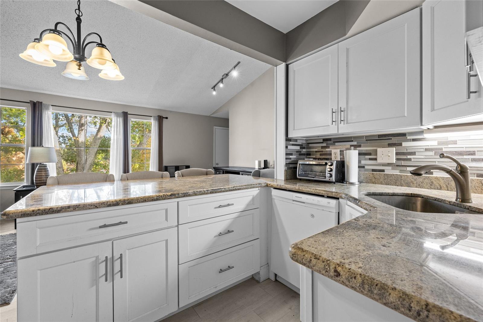 Image 9 of 31 For 2601 Archer Road 334