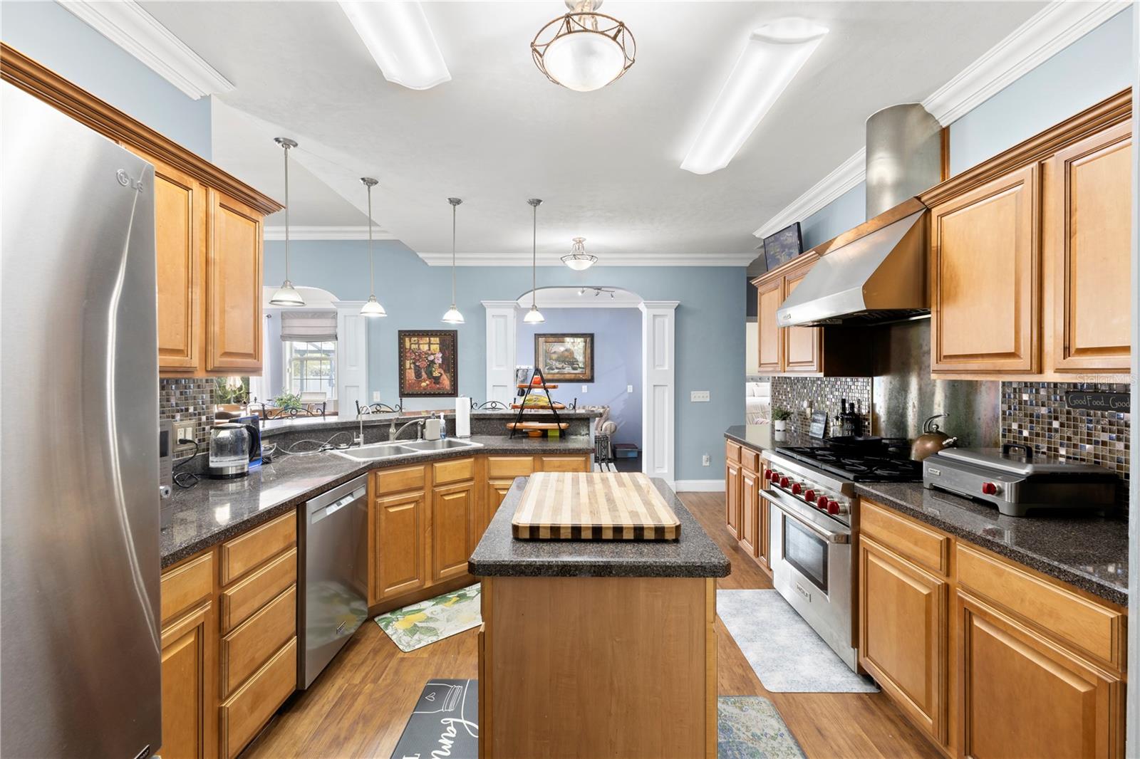 Image 3 of 40 For 208 Freeman Glen