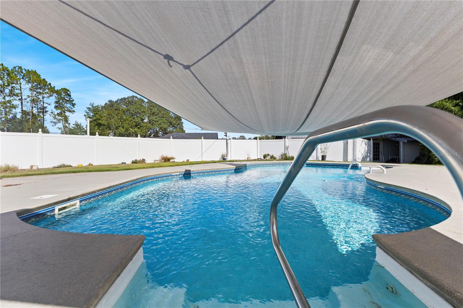 Image 32 of 40 For 208 Freeman Glen