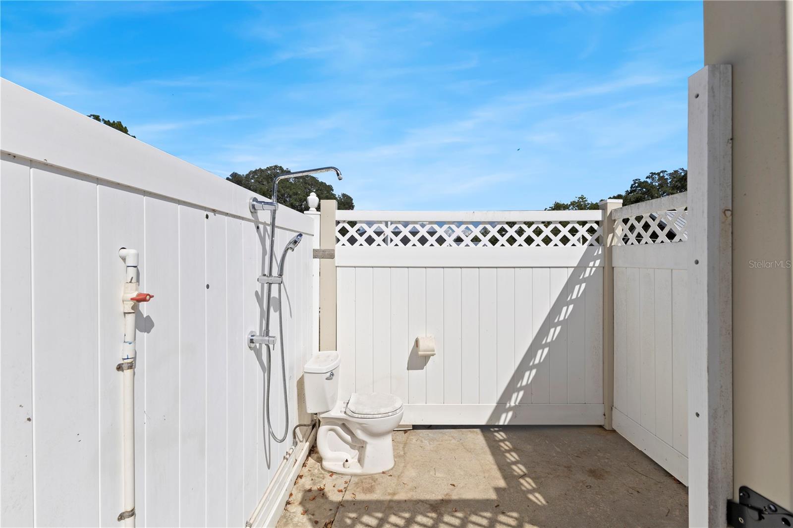 Image 37 of 40 For 208 Freeman Glen