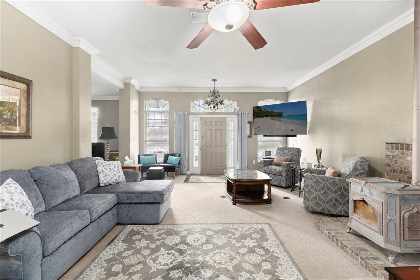 Image 6 of 40 For 208 Freeman Glen