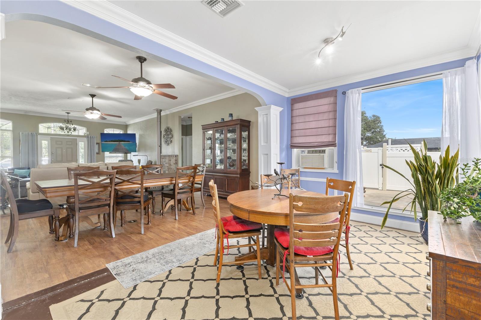 Image 8 of 40 For 208 Freeman Glen