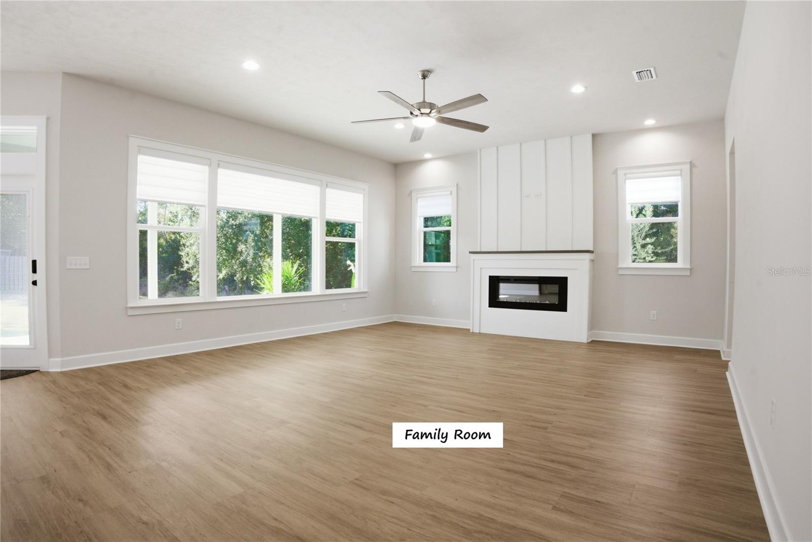 Image 5 of 32 For 14953 150th Lane