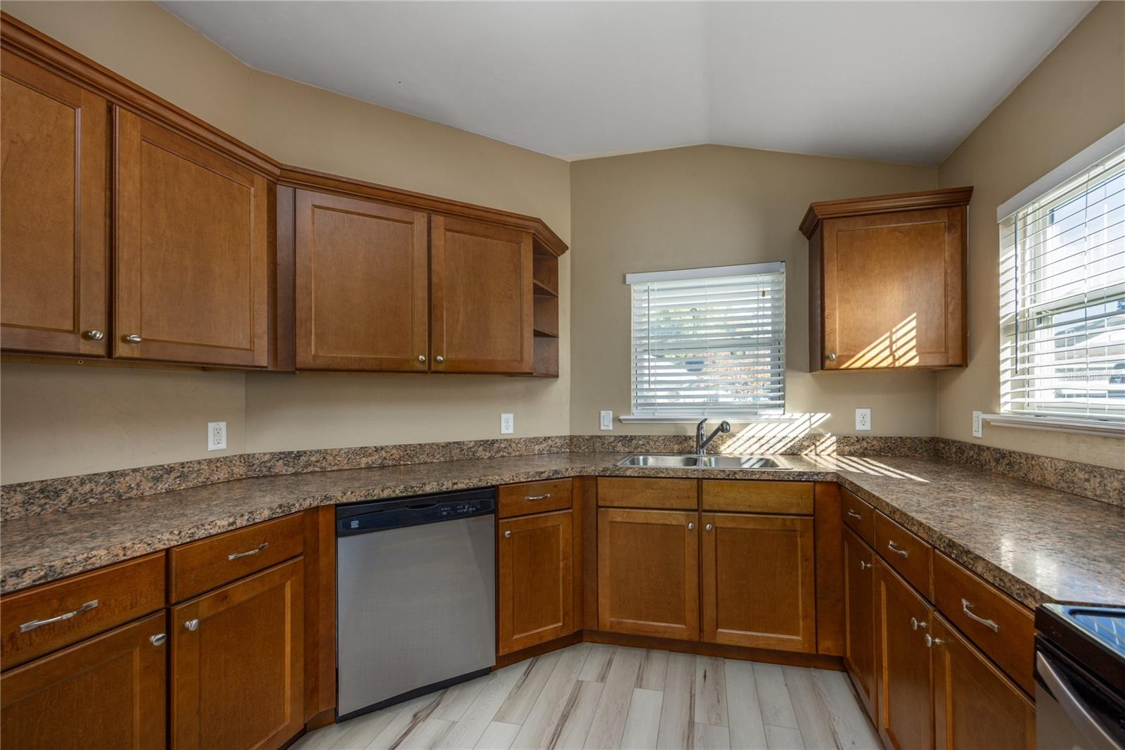 Image 11 of 33 For 470 251st Street