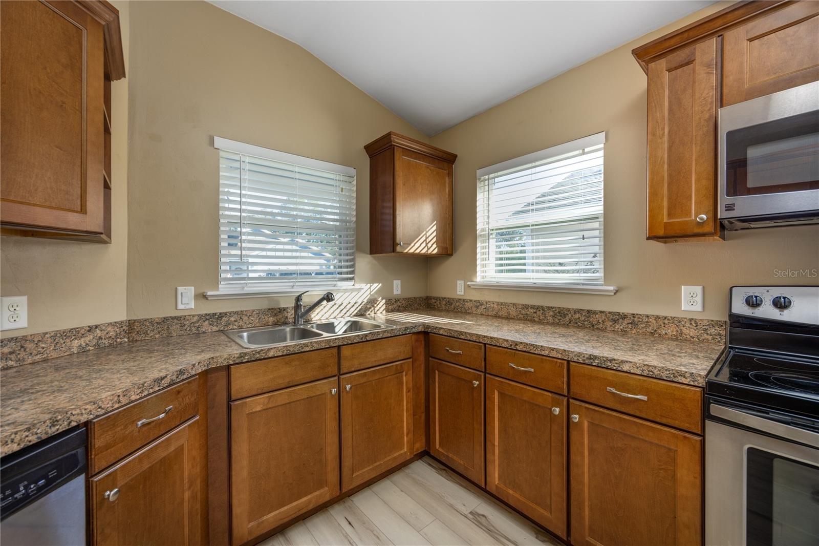 Image 12 of 33 For 470 251st Street