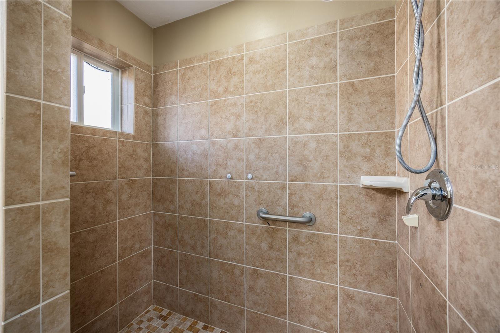 Image 19 of 33 For 470 251st Street