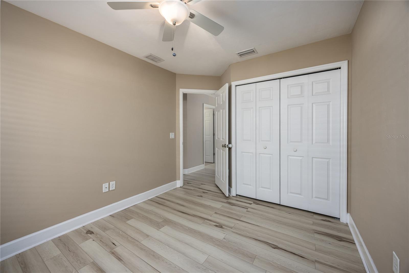 Image 22 of 33 For 470 251st Street