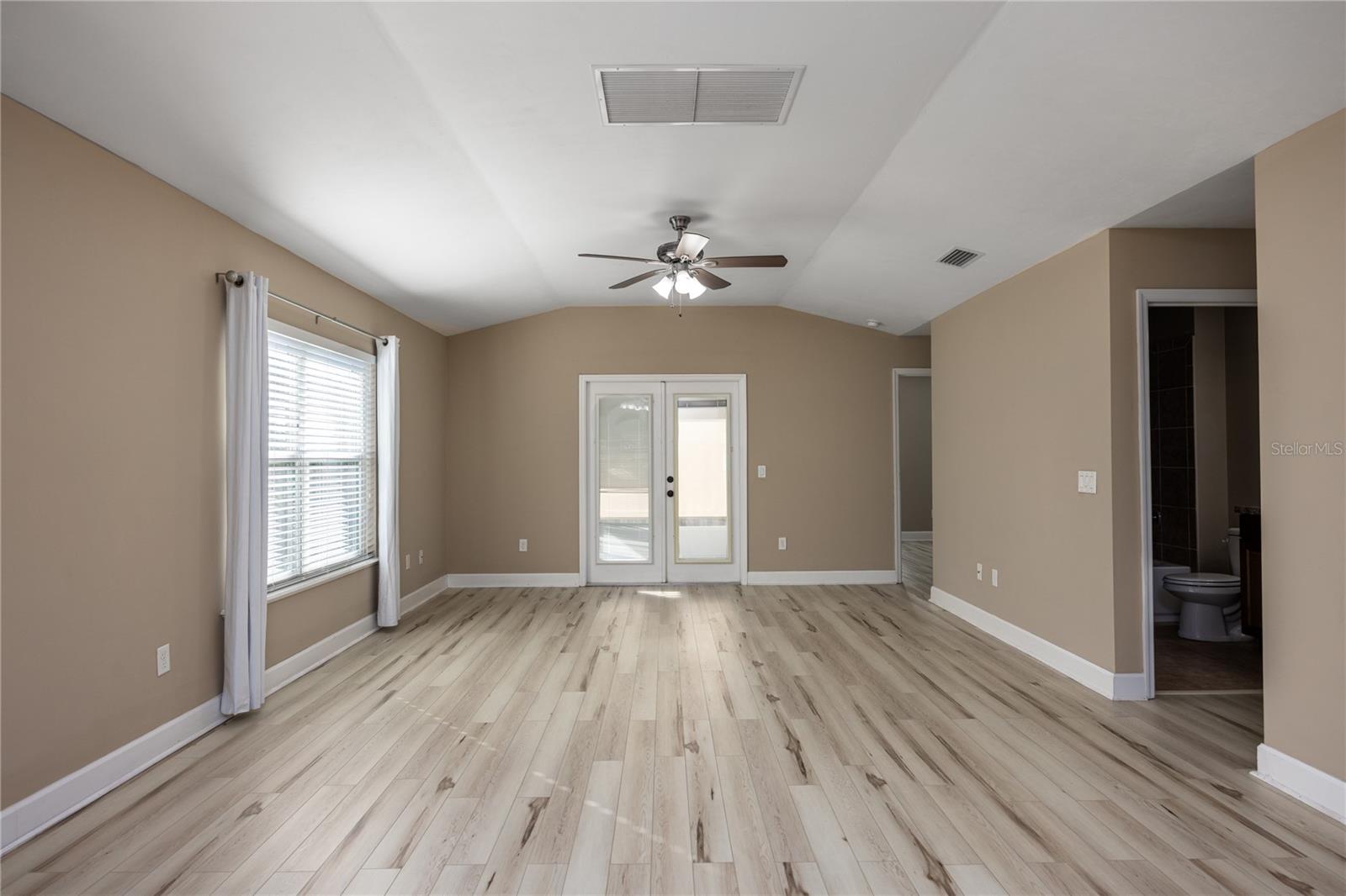 Image 8 of 33 For 470 251st Street