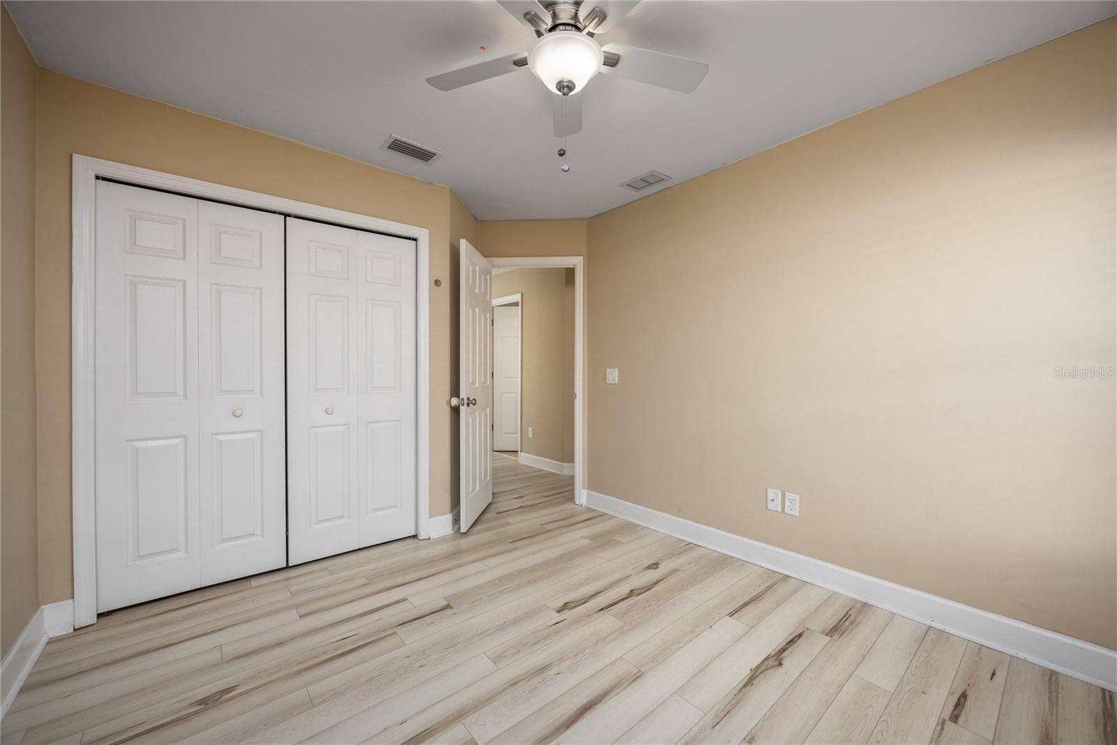 Image 9 of 33 For 470 251st Street