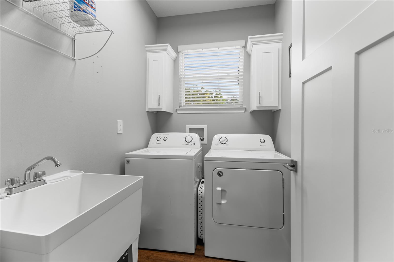 Image 16 of 21 For 261 Deanna Terrace