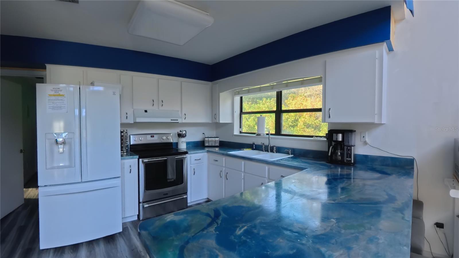 Image 12 of 16 For 202 Cue Lake Drive