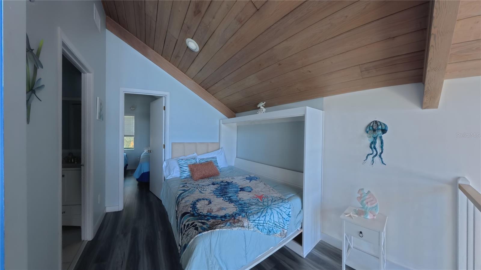 Image 5 of 16 For 202 Cue Lake Drive